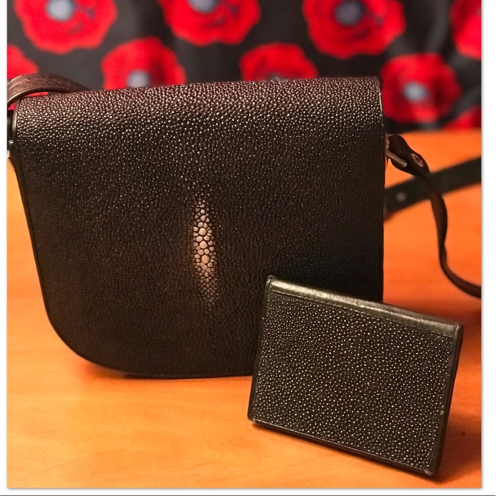 📌Sold‼️ River Stingray skin Crossbody Black